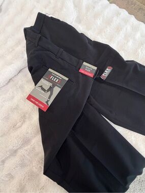 Van Heusen Black Men's Dress Pants - Straight Leg 40w X 29l